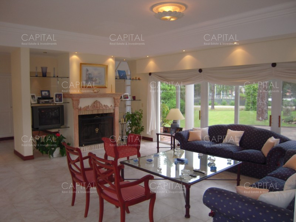 Casa ID.34561 - Casa en Venta Cuatro Dormitorios en Cantegril, Punta Del Este 