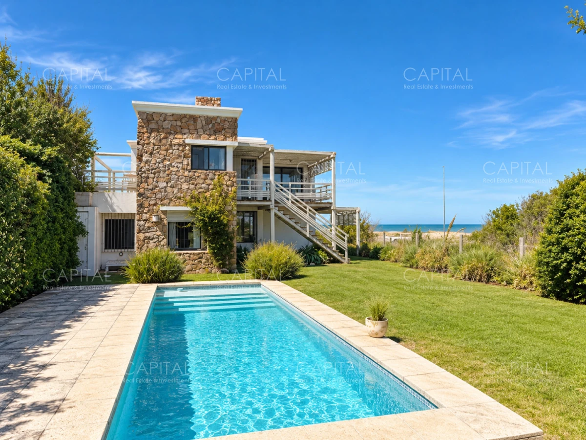 Casa en venta en Manantiales frente al mar con espectacular vista