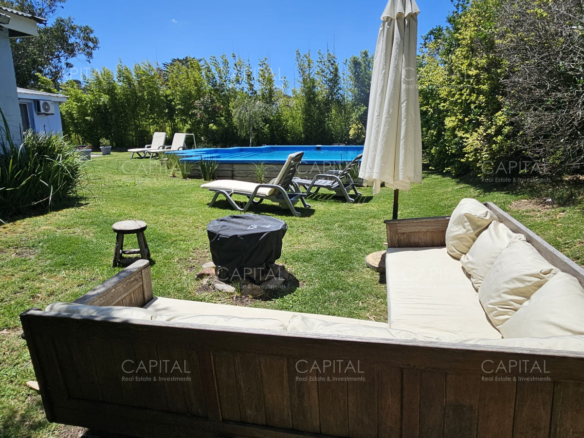 Casa ID.25481 - Casa tres dormitorios y servicio con jardín cercado, piscina climatizada en La Barra