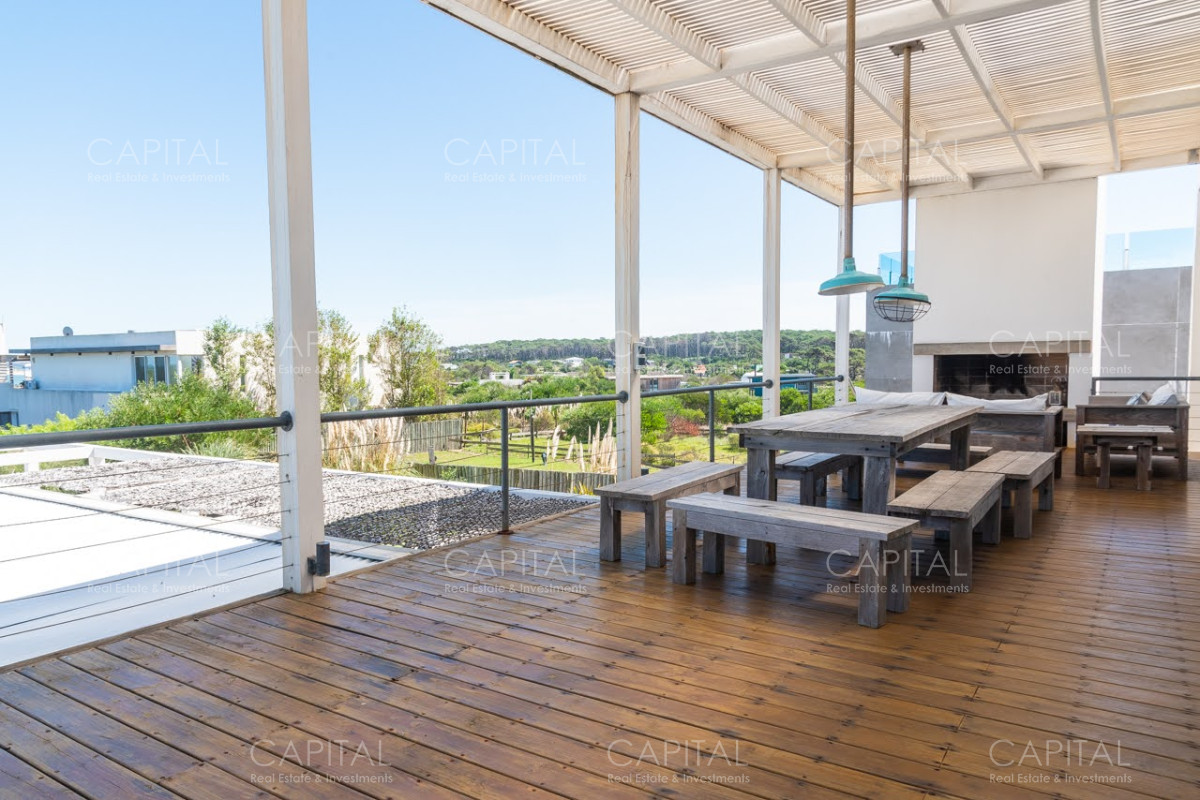 Casa ID.34500 - Casa en Venta De  Cuatro Dormitorios mas Dependencia en Jose Ignacio 