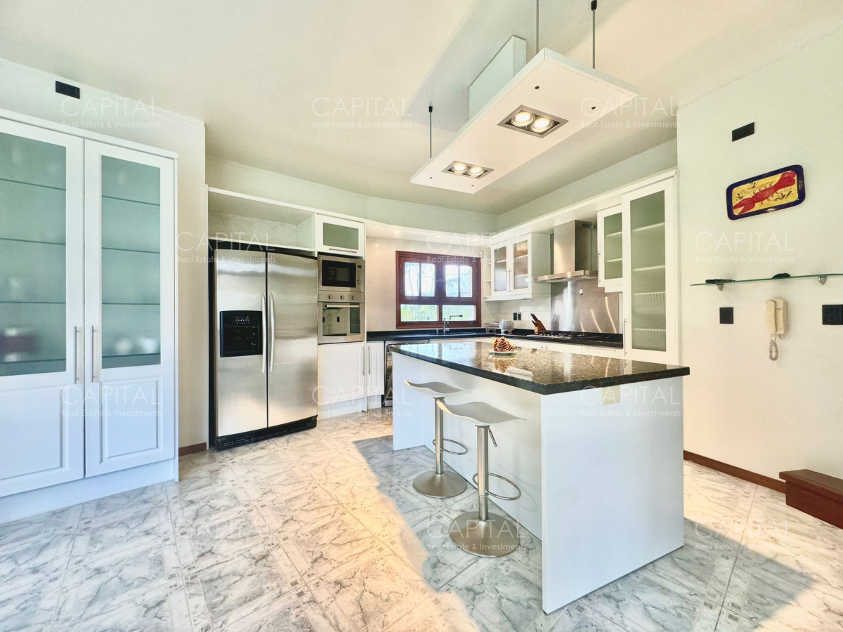 Casa ID.36764 - Residencia en Mansa 5 dormitorios + dependencia