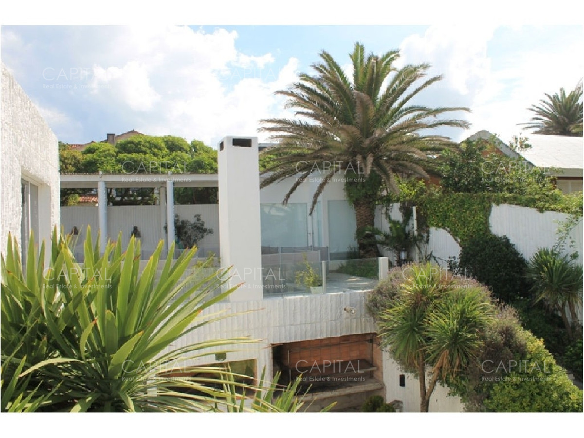 Casa ID.25844 - Excelente casa en 1era fila de Península - 4 dormitorios y solarium con jacuzzi!