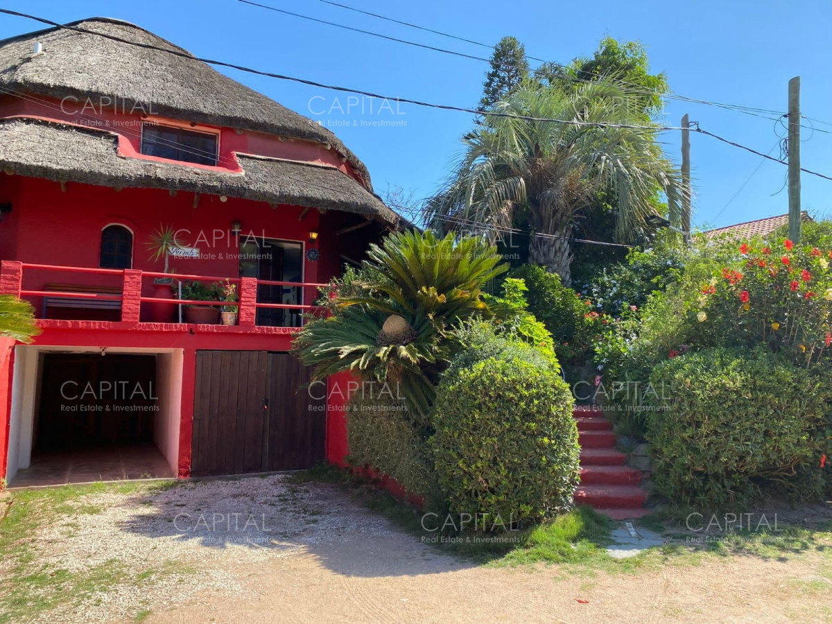 Casa ID.25523 - Casa en Venta en Playa Manantiales de Tres Dormitorios