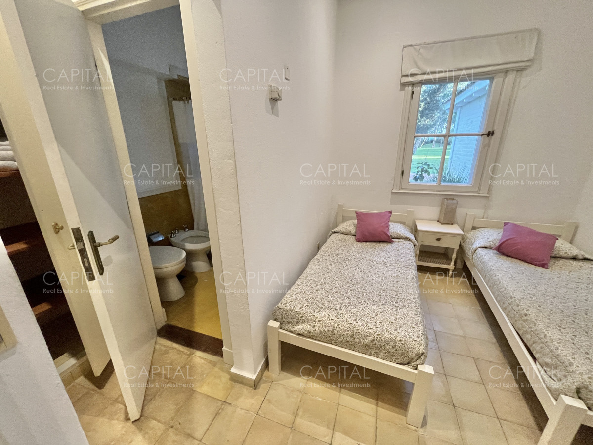 Casa ID.28358 - Casa en Venta Barrio Laguna Blanca Punta del Este Cinco Dormitorios