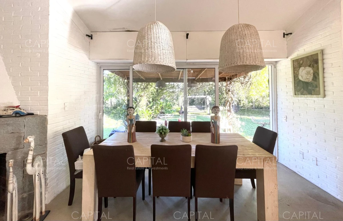 Casa ID.36678 - Casa en Venta de 3 Dormitorios y Servicio en Playa Mansa