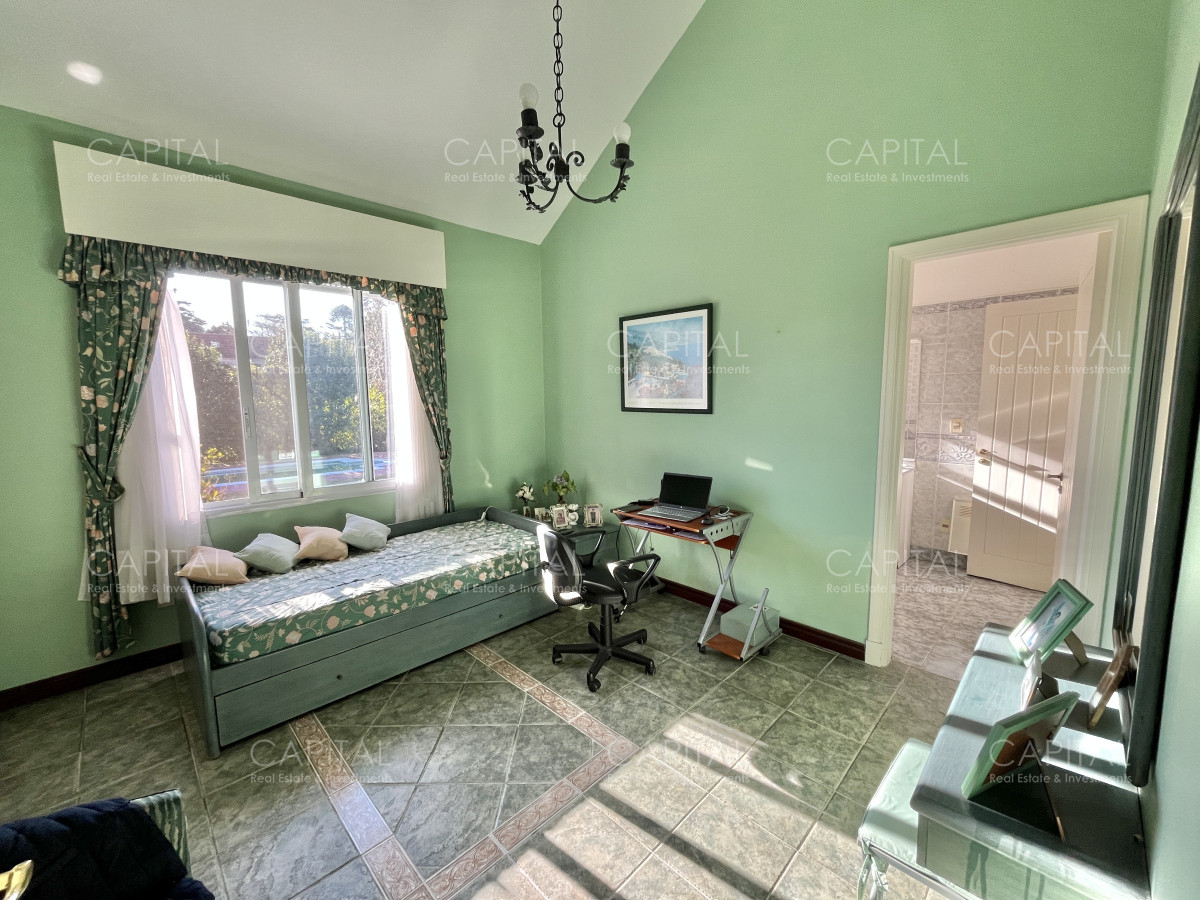 Casa ID.34561 - Casa en Venta Cuatro Dormitorios en Cantegril, Punta Del Este 