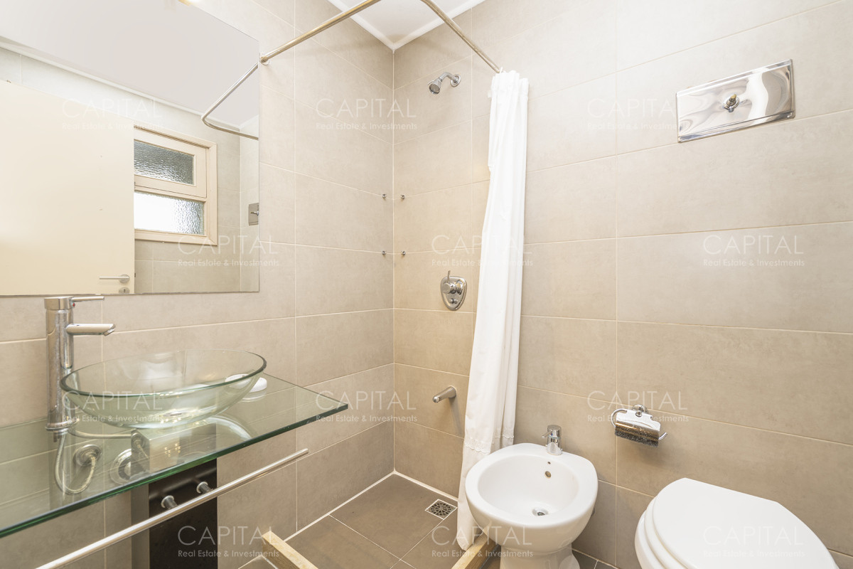 Casa ID.30729 - Casa en Venta Playa Mansa Frente al Mar Cuatro Dormitorios