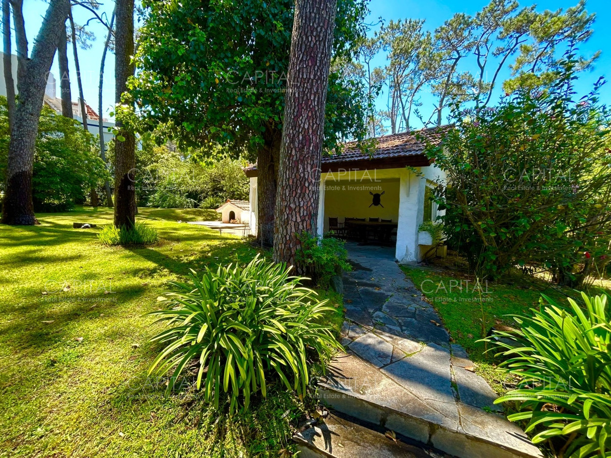 Casa ID.35451 - Importante casa en venta en Playa Mansa.