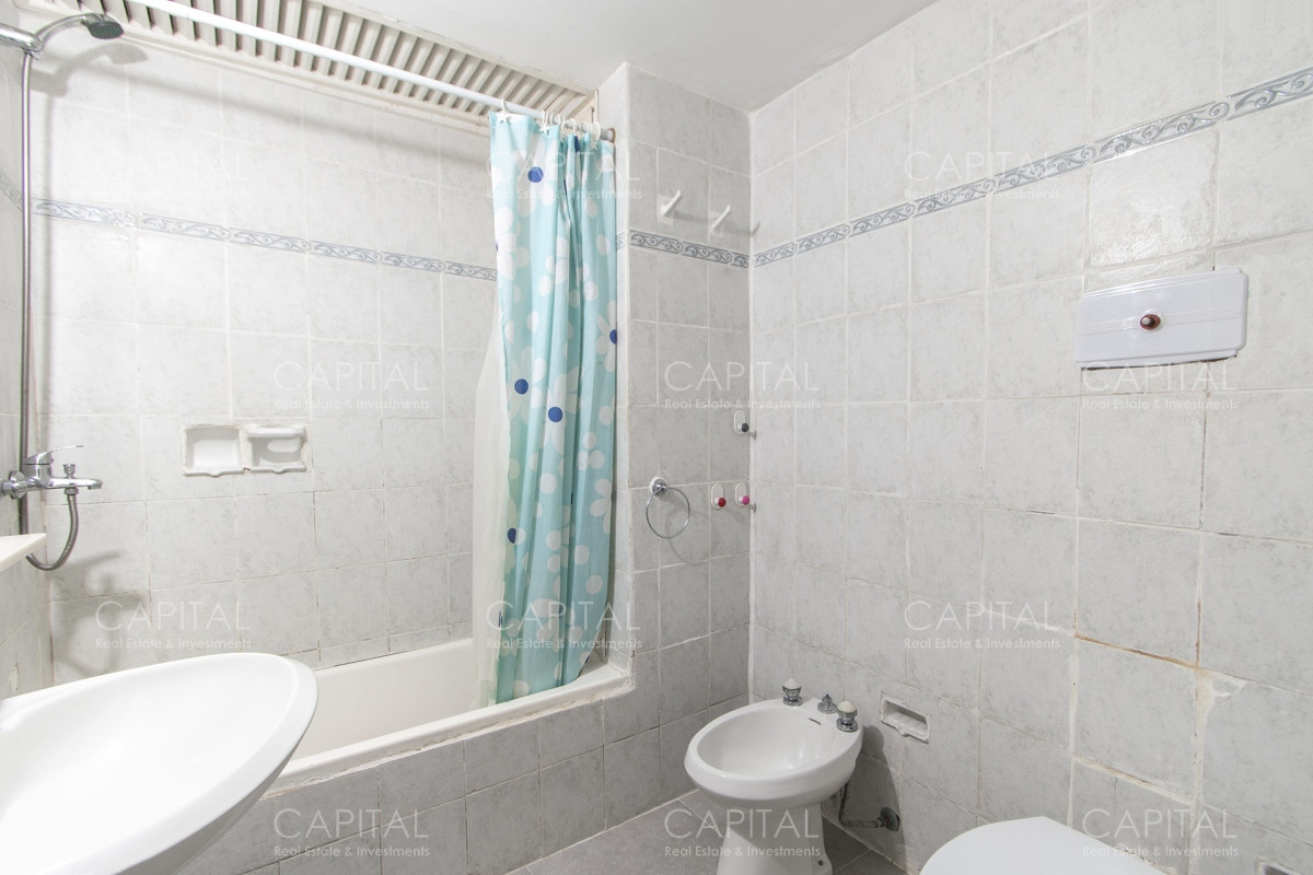 Casa ID.35154 - Casa en Venta en Playa Mansa con más de 3000 m2 de parque.