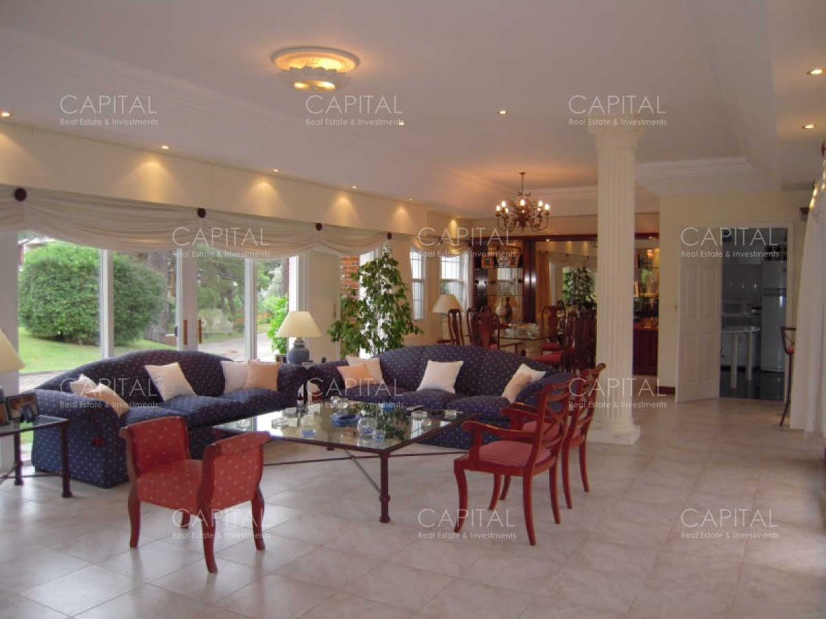 Casa ID.34561 - Casa en Venta Cuatro Dormitorios en Cantegril, Punta Del Este 