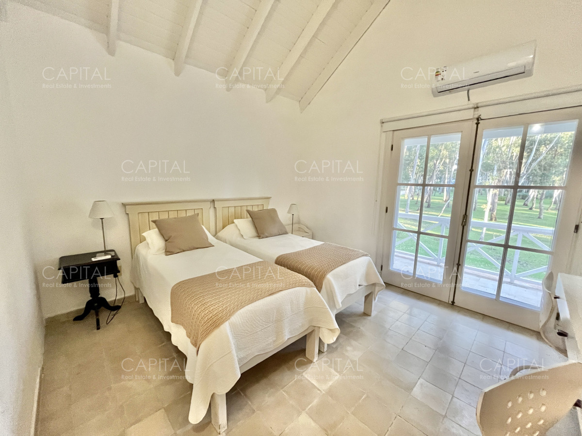 Casa ID.28358 - Casa en Venta Barrio Laguna Blanca Punta del Este Cinco Dormitorios