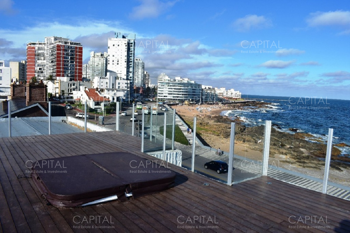 Casa ID.25844 - Excelente casa en 1era fila de Península - 4 dormitorios y solarium con jacuzzi!