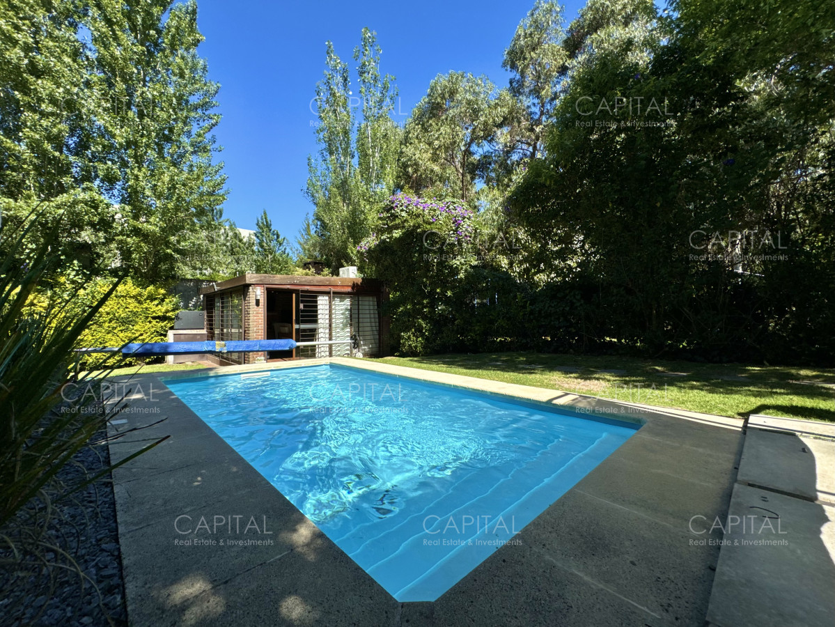 Casa ID.39224 - Casa de 3 dormitorios, piscina climatizada y barbacoa en venta y alquiler, Playa Mansa, Punta del Este.