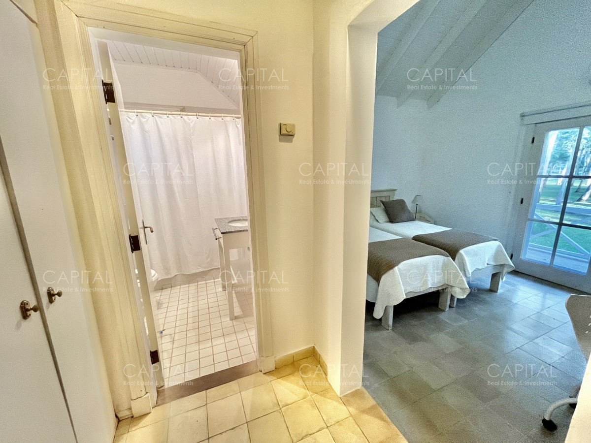 Casa ID.28358 - Casa en Venta Barrio Laguna Blanca Punta del Este Cinco Dormitorios