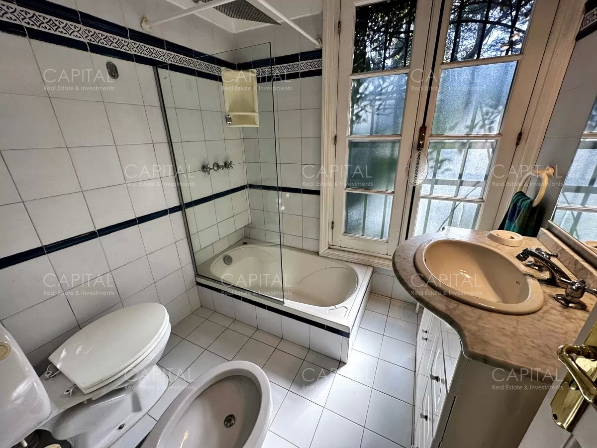 Casa ID.35081 - Casa  en Venta Playa Mansa en venta a 150 metros del mar