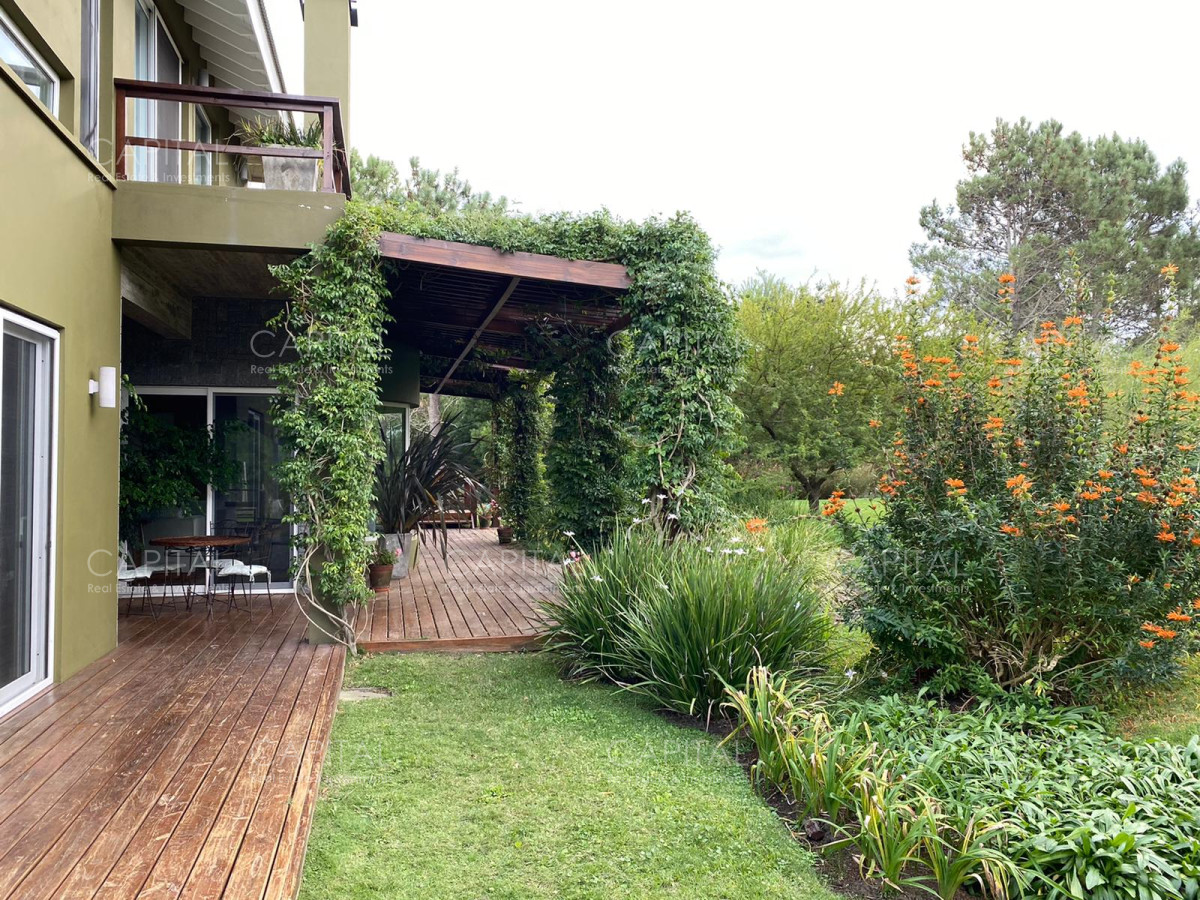 Casa ID.25894 - Espectacular casa en La Barra con gran parque con divina vista al  bosque  