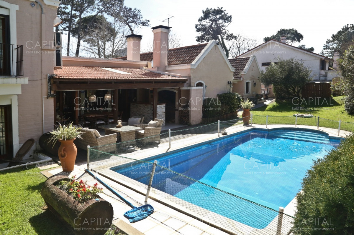 Casa ID.35079 - Casa en venta en Playa Mansa, Punta del Este.