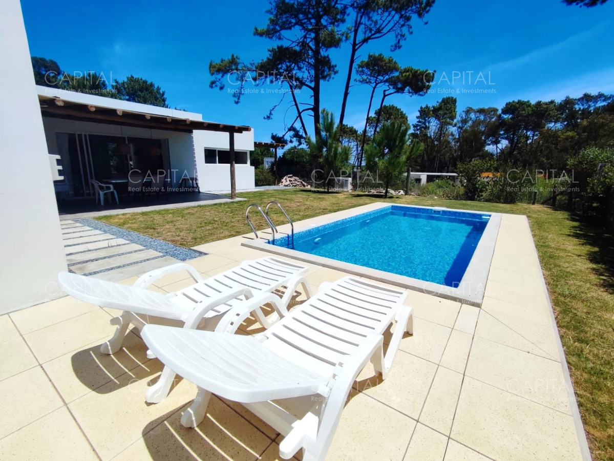 Casa ID.36509 - Casa en venta en La Barra con piscina y parrillero 