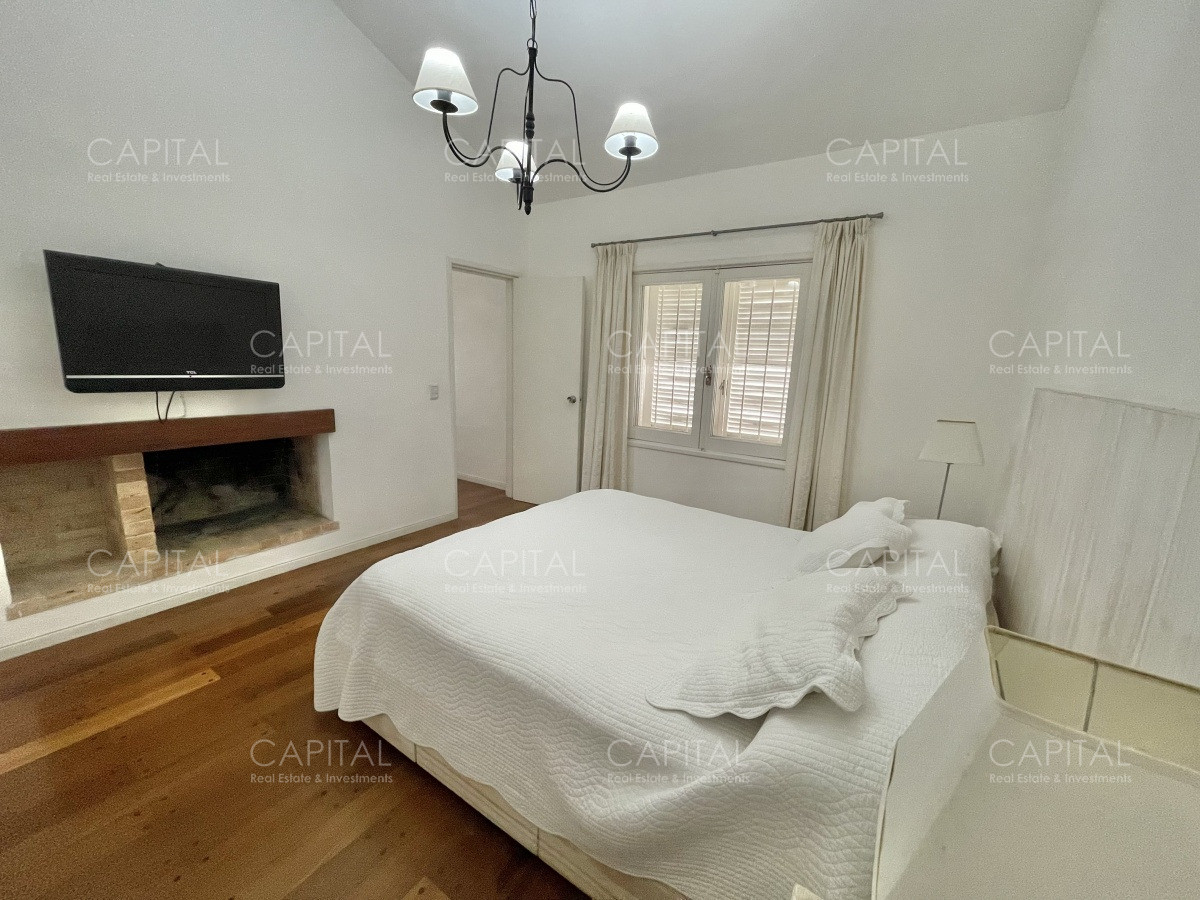 Casa ID.39115 - Casa en Venta de Cuatro Dormitorios  en Lugano 