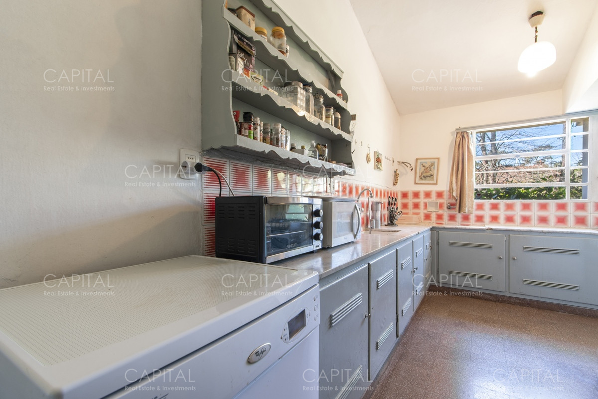 Casa ID.35154 - Casa en Venta en Playa Mansa con más de 3000 m2 de parque.