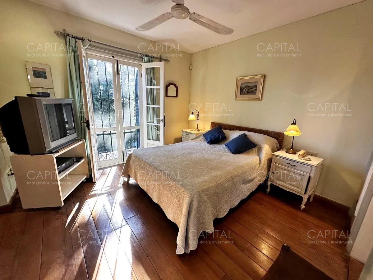 Casa ID.35081 - Casa  en Venta Playa Mansa en venta a 150 metros del mar