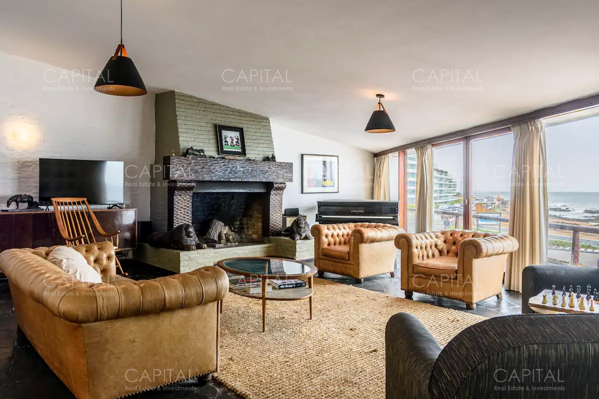 Casa ID.33629 - Casa de seis dormitorios en primera linea frente al mar en Península de Punta del Este