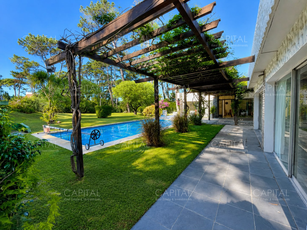 Casa ID.40316 - Amplia Casa en Rincon del Indio en Venta