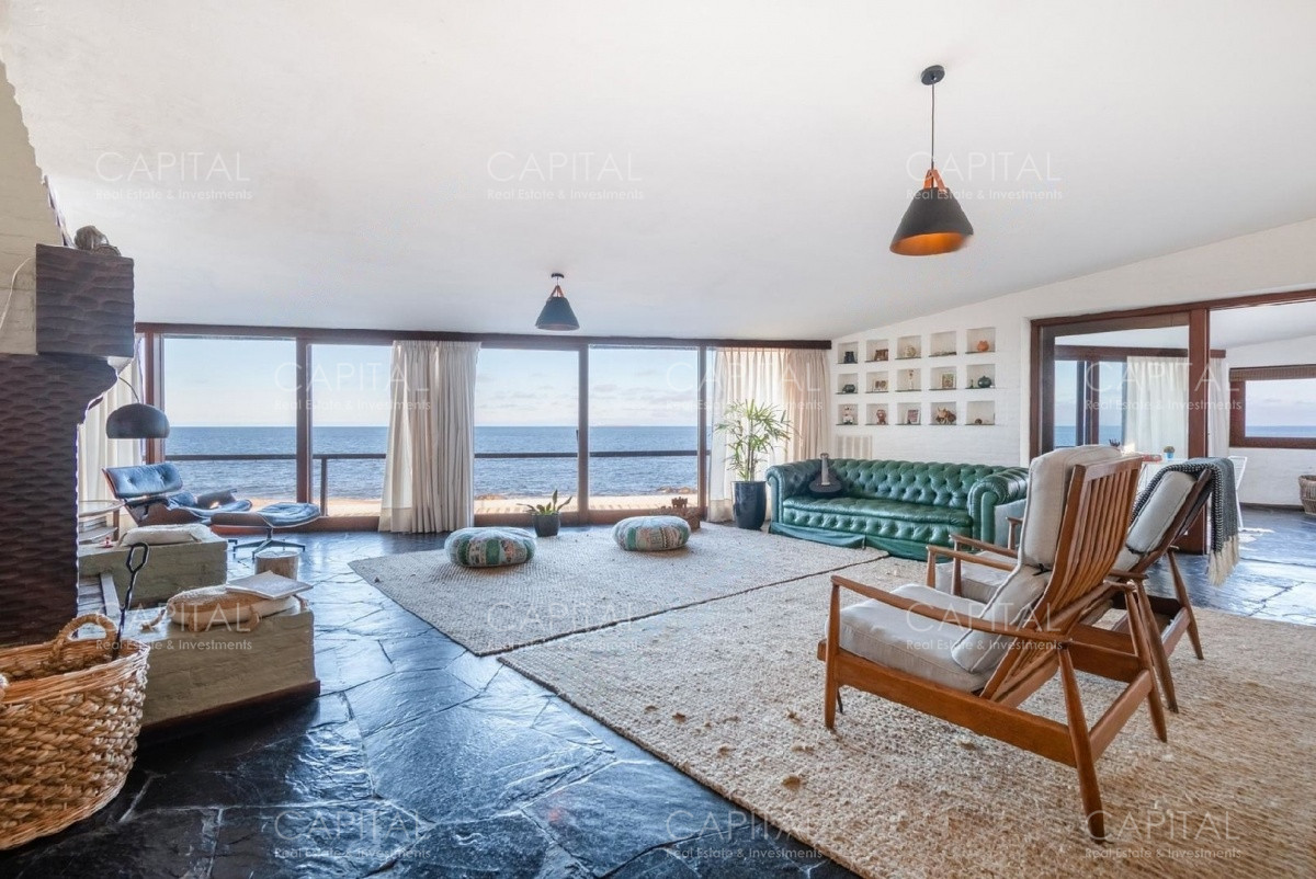 Casa ID.33629 - Casa de seis dormitorios en primera linea frente al mar en Península de Punta del Este