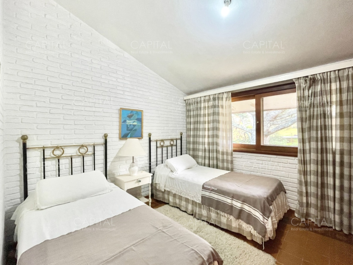 Casa ID.34608 - Casa en Venta de Cuatro Dormitorios , Zona Lugano, Punta del Este