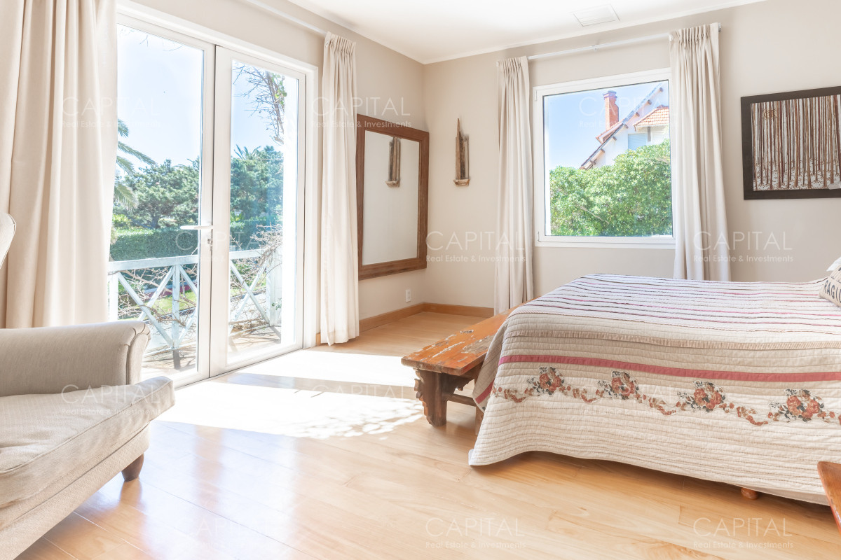 Casa ID.29753 - Venta de Magnífica casa en Rambla del Puerto de Punta del Este