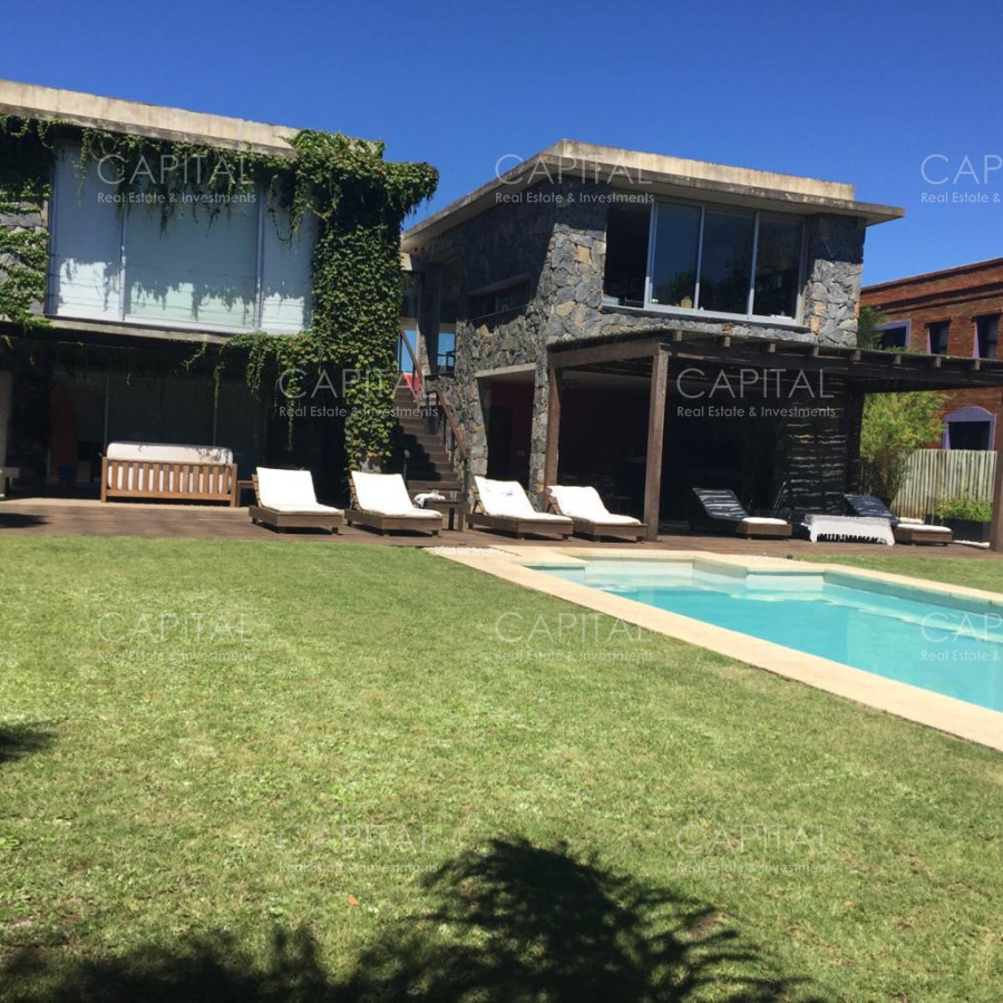 Solida y moderna casa en Club de Mar - CCP34987C