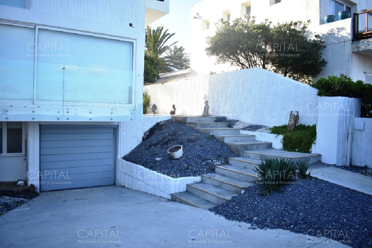 Casa ID.25844 - Excelente casa en 1era fila de Península - 4 dormitorios y solarium con jacuzzi!