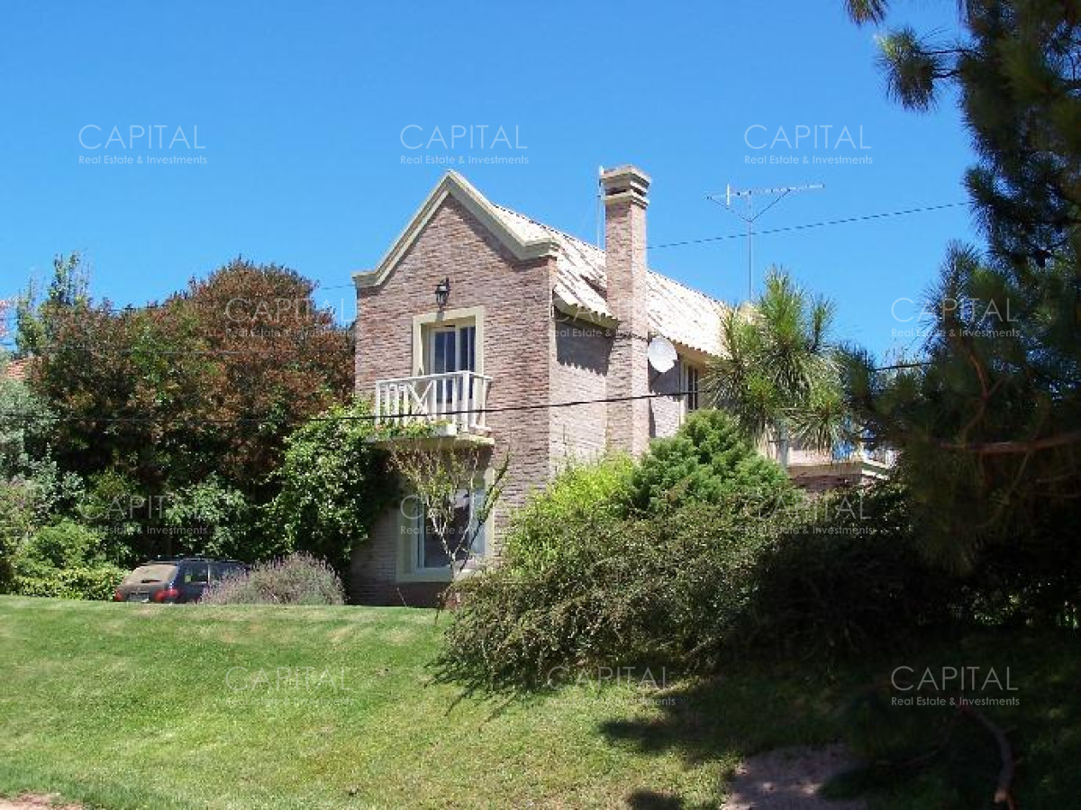 Casa ID.25440 - Casa de cuatro dormitorios con piscina en La Barra