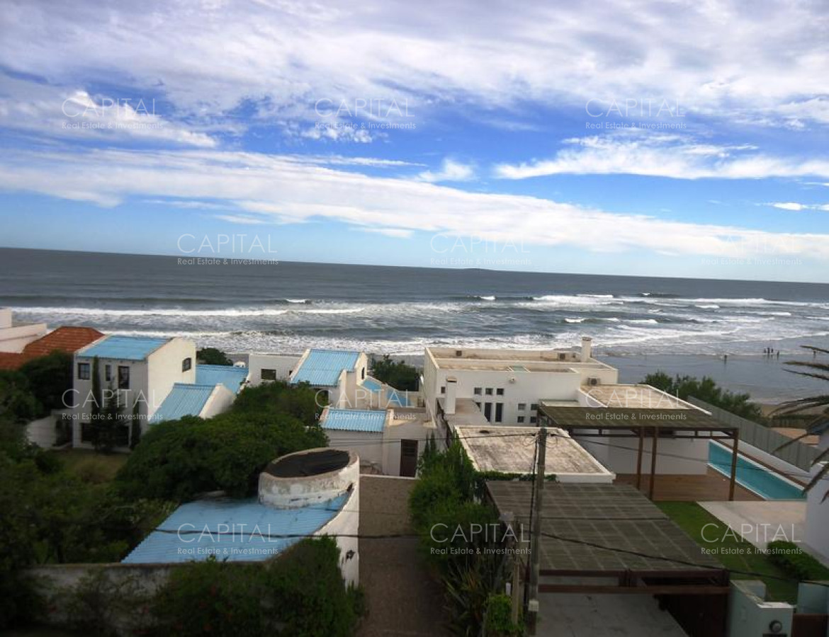 Casa en La Barra a pocas cuadras de mar con 5 dormitorios, foto 1