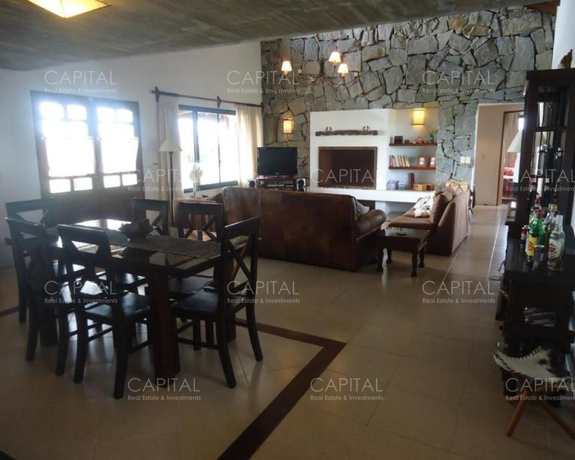 Casa ID.25582 - Casa en venta en Barrio Privado El Quijote