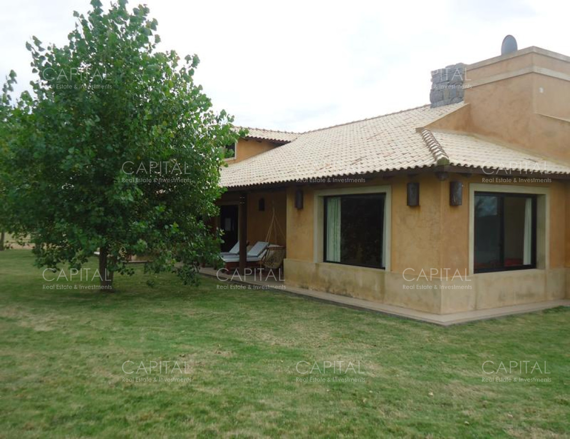 Casa ID.25582 - Casa en venta en Barrio Privado El Quijote