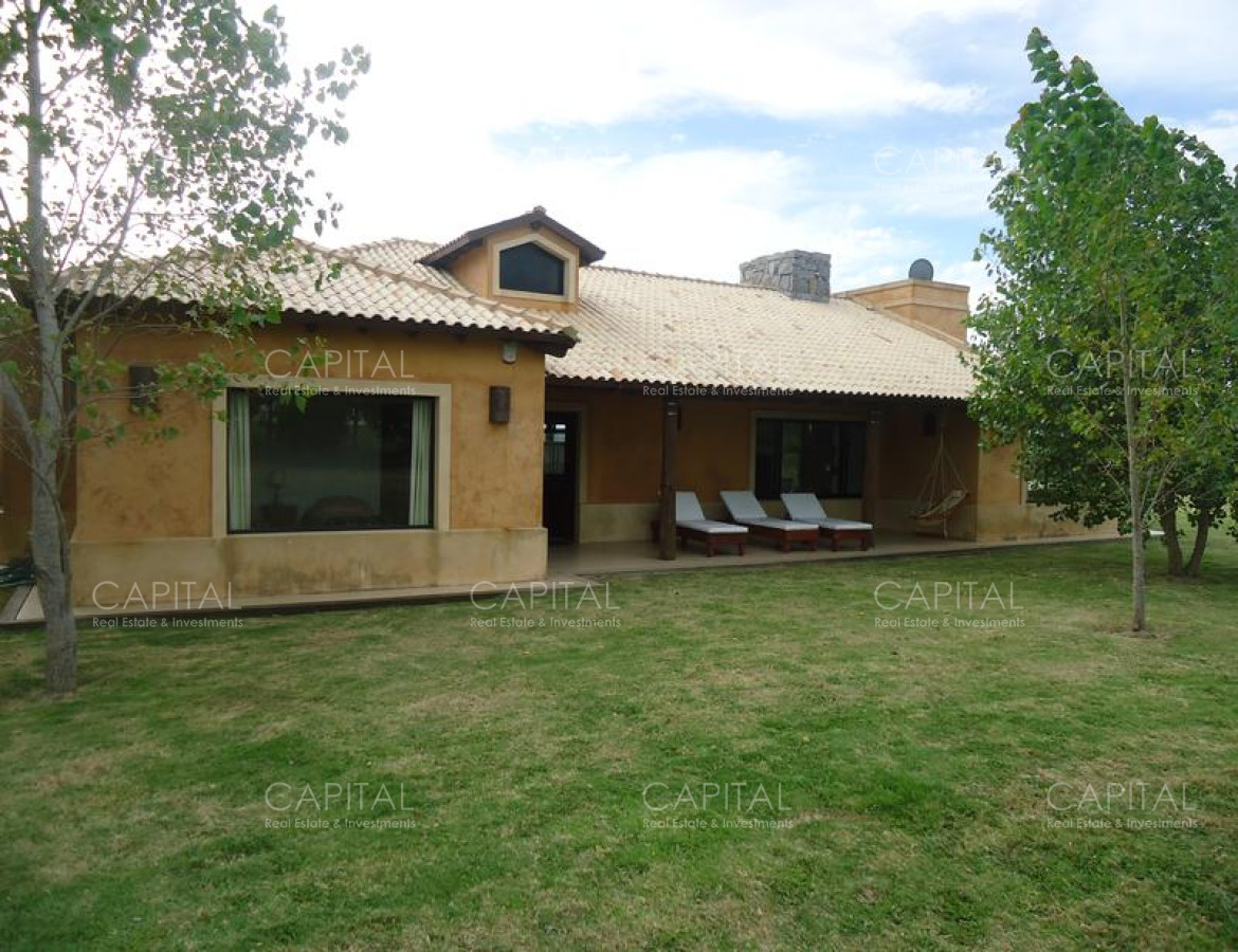 Casa ID.25582 - Casa en venta en Barrio Privado El Quijote