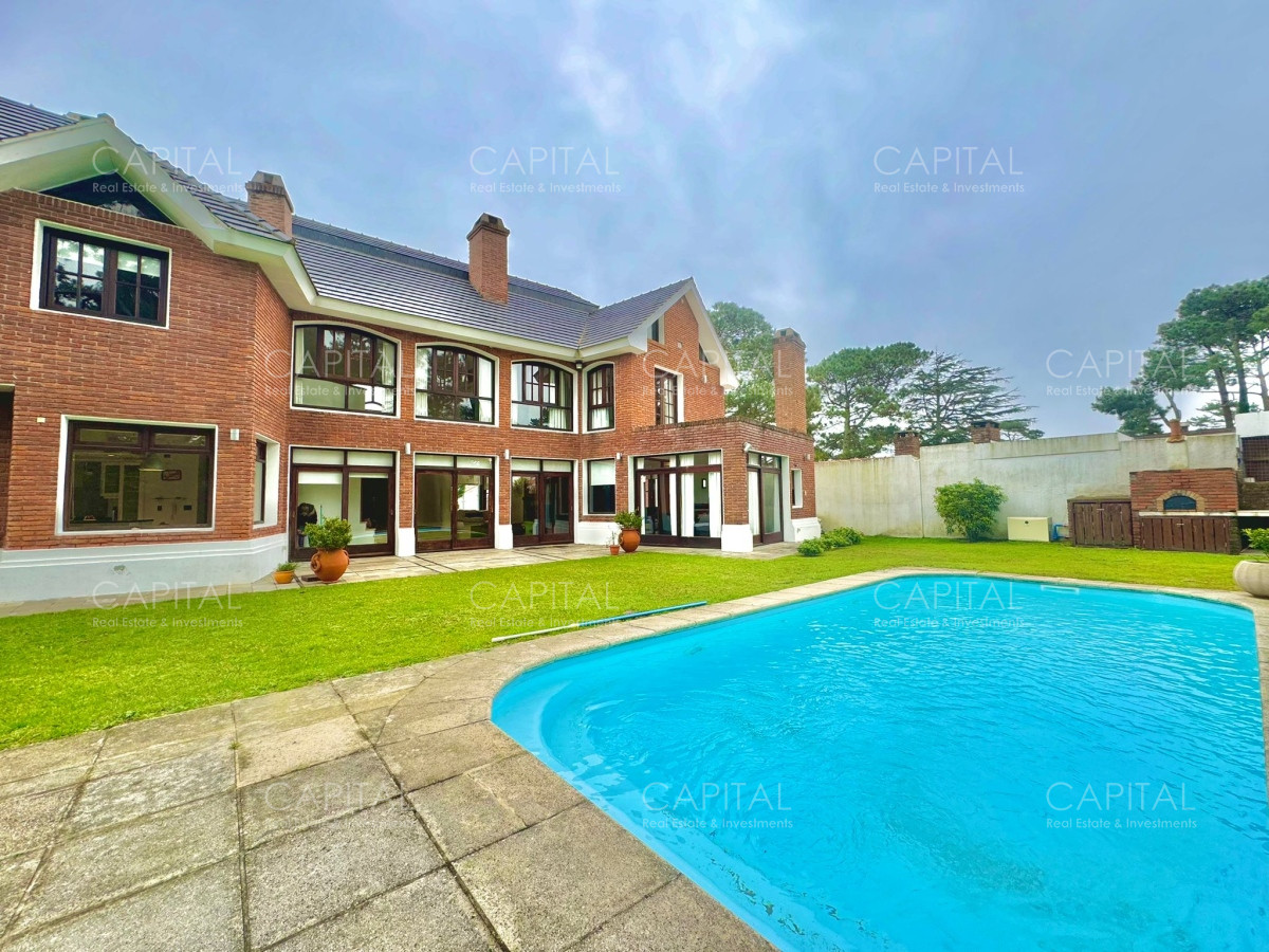 Casa ID.36764 - Residencia en Mansa 5 dormitorios + dependencia