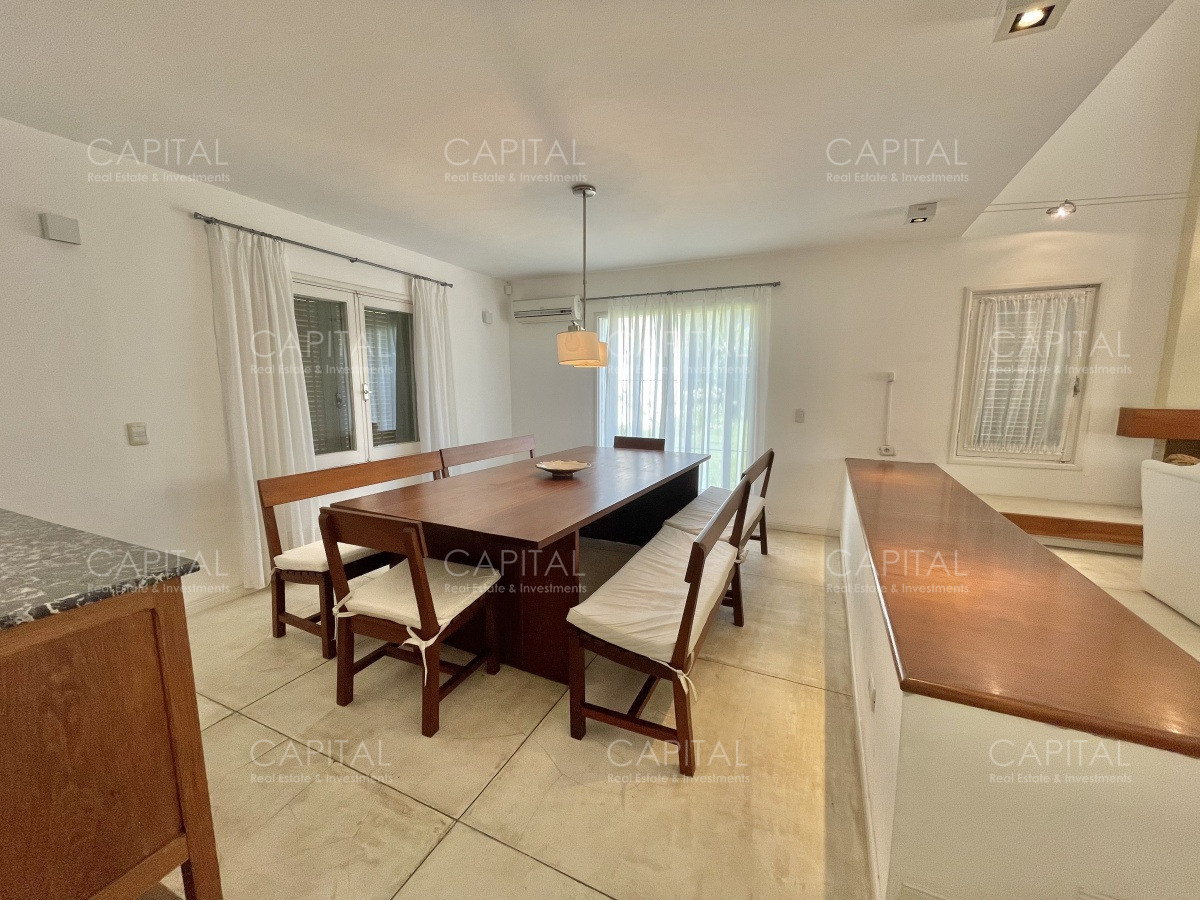 Casa ID.39115 - Casa en Venta de Cuatro Dormitorios  en Lugano 