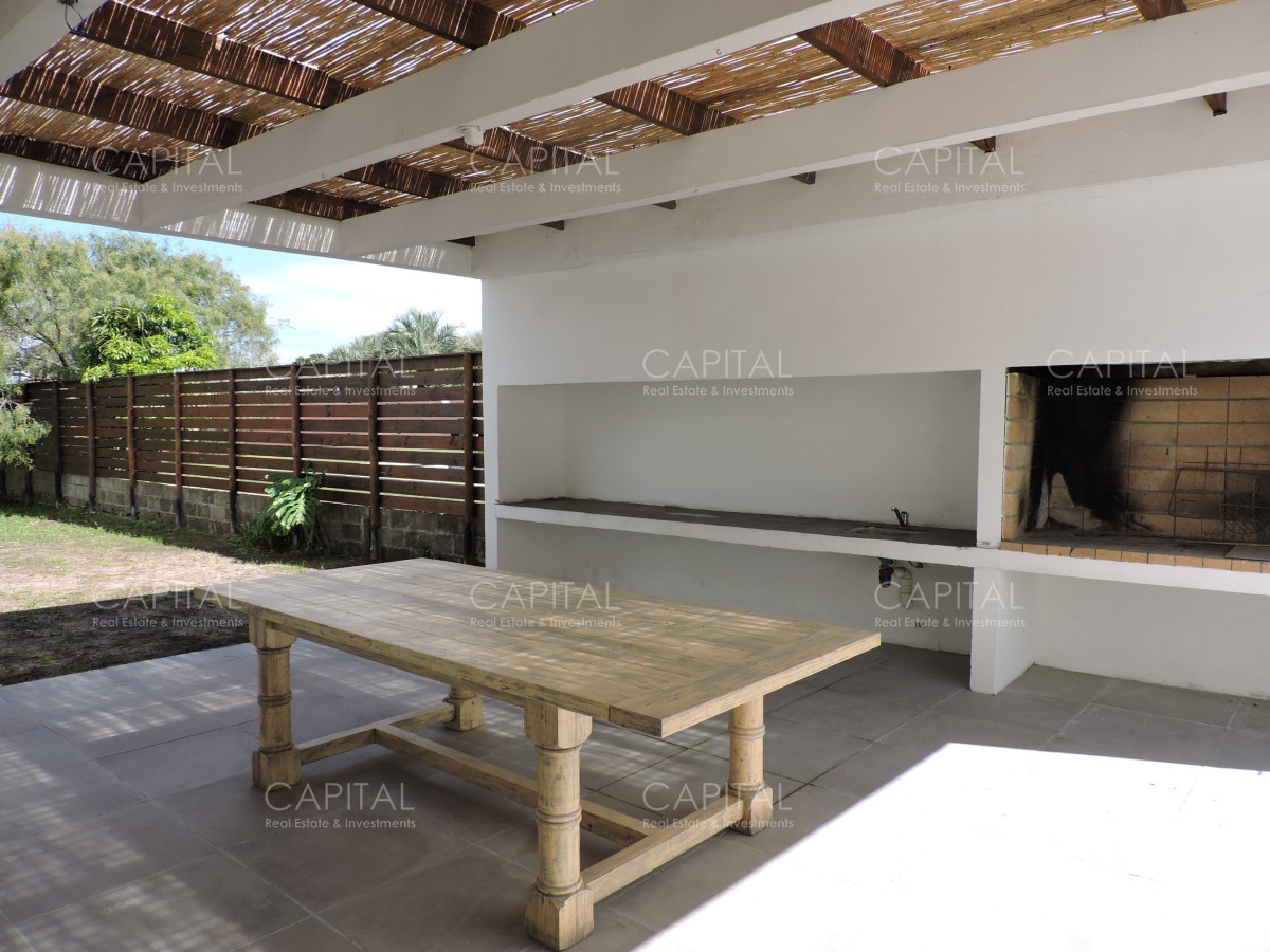Casa ID.36463 - Muy linda casa en Manantiales de 3 Dorm y dependencia a pasos del mar