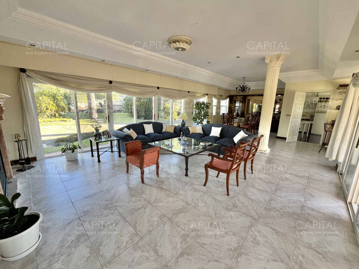 Casa ID.34561 - Casa en Venta Cuatro Dormitorios en Cantegril, Punta Del Este 