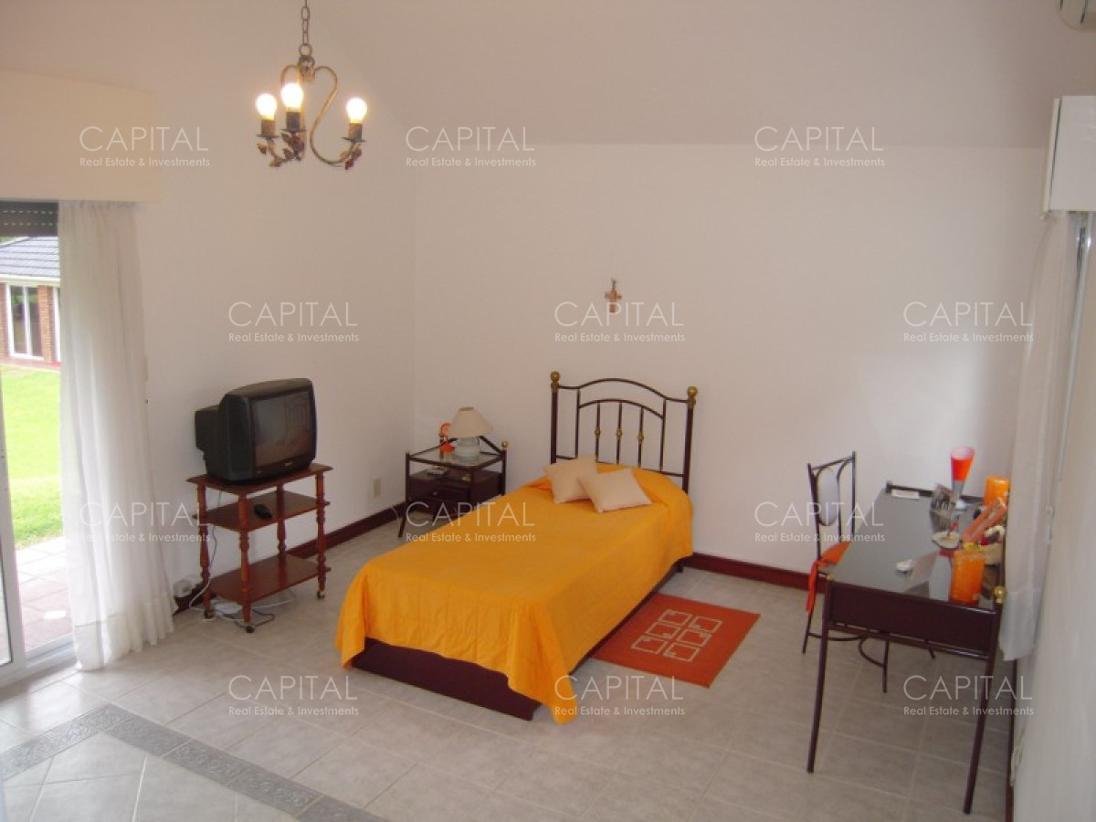 Casa ID.34561 - Casa en Venta Cuatro Dormitorios en Cantegril, Punta Del Este 