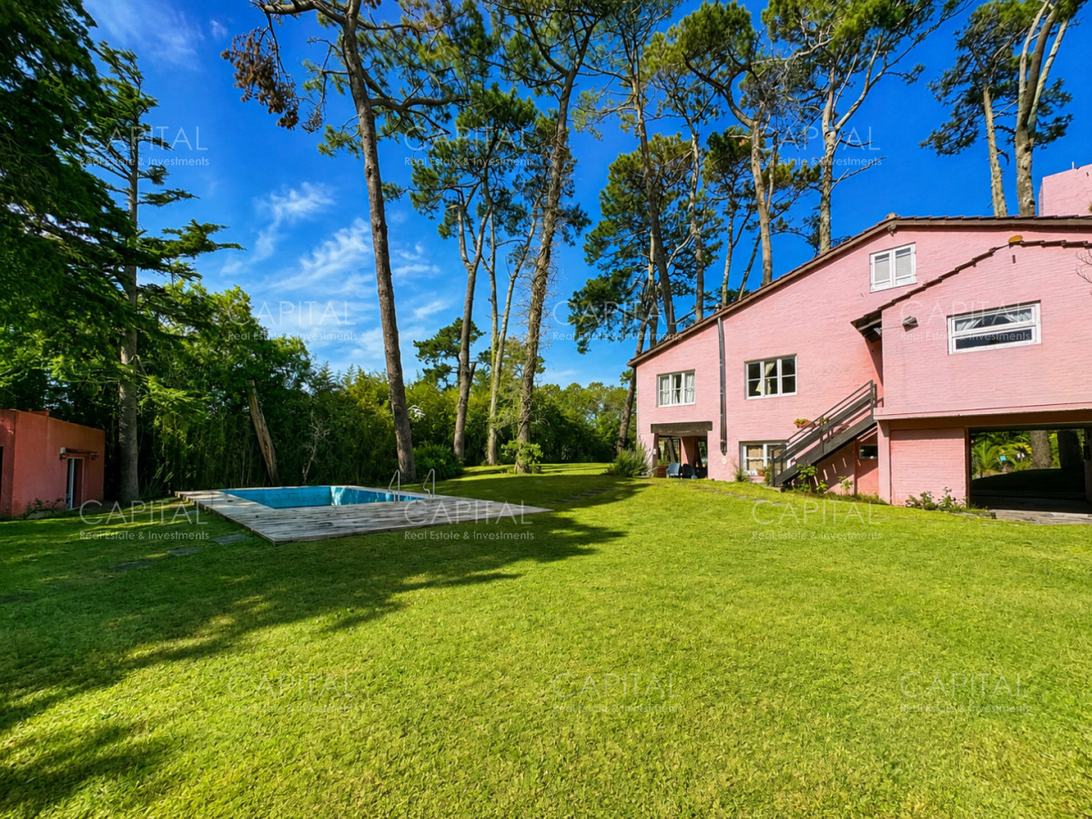 Casa en Venta de Cinco Dormitorios en San Rafael
