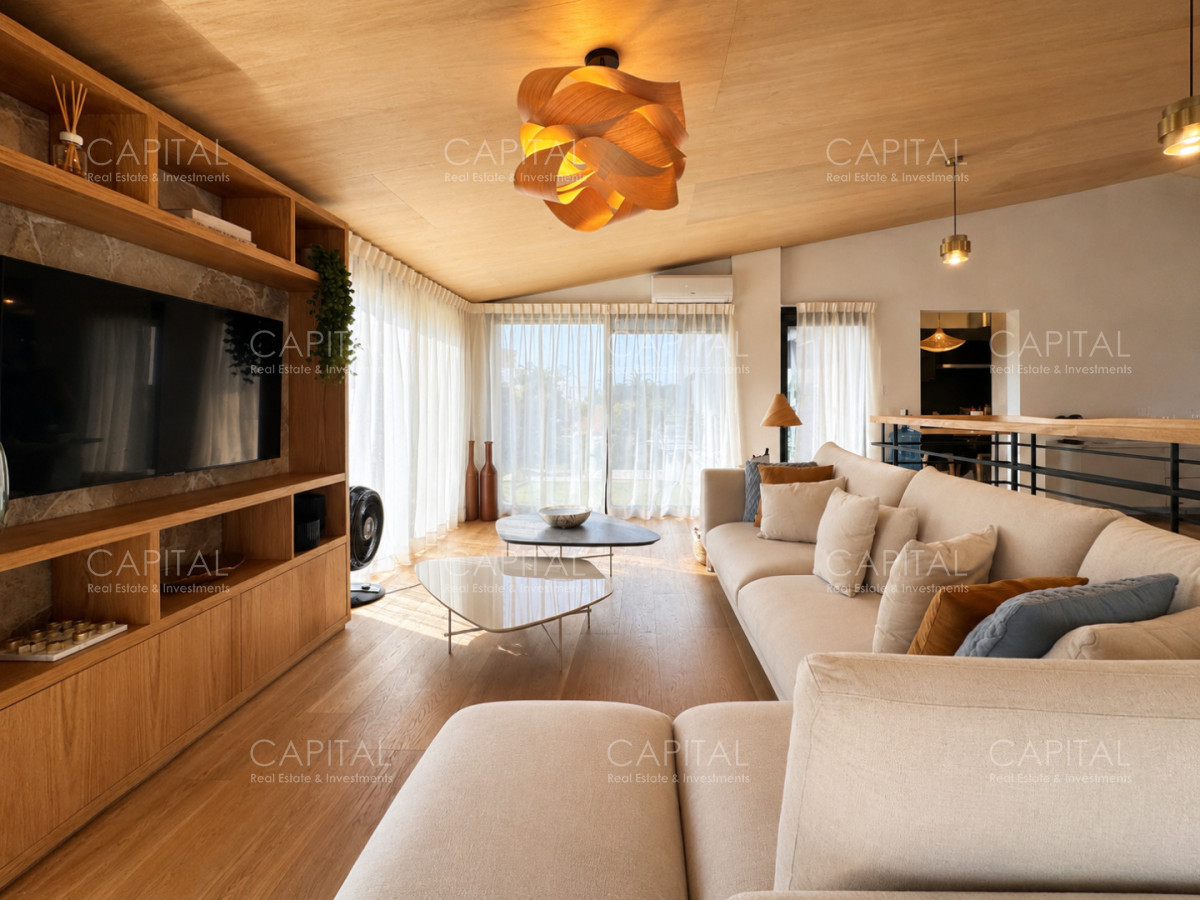Residencia en Venta 5 Suites en Playa Mansa