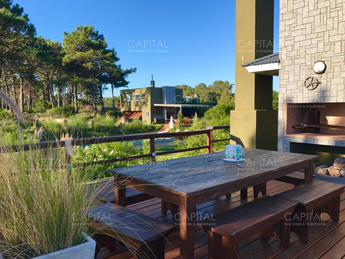 Casa ID.25894 - Espectacular casa en La Barra con gran parque con divina vista al  bosque  