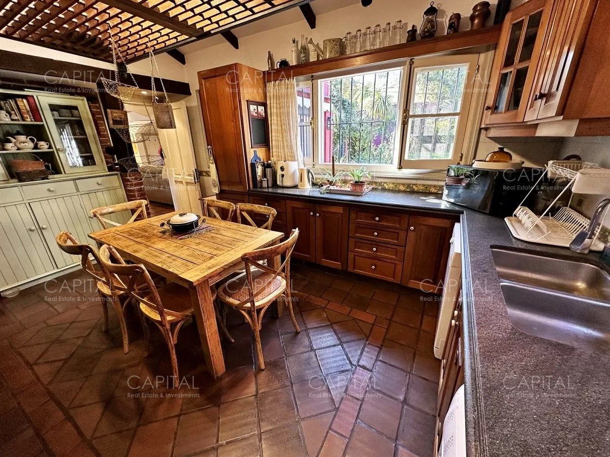 Casa ID.35081 - Casa  en Venta Playa Mansa en venta a 150 metros del mar