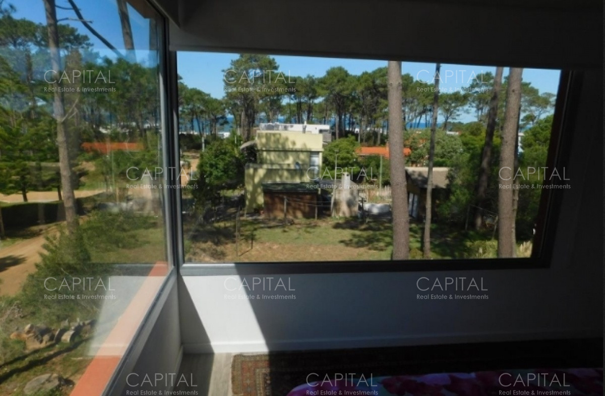Casa ID.30088 - Muy buena casa en venta Construcción de muy buena calidad con pisos en porcelanato símil hormigón