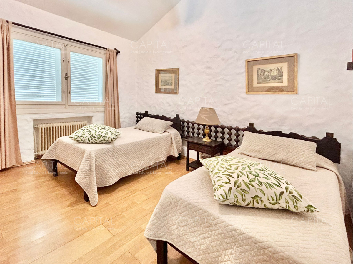 Casa ID.35451 - Importante casa en venta en Playa Mansa.