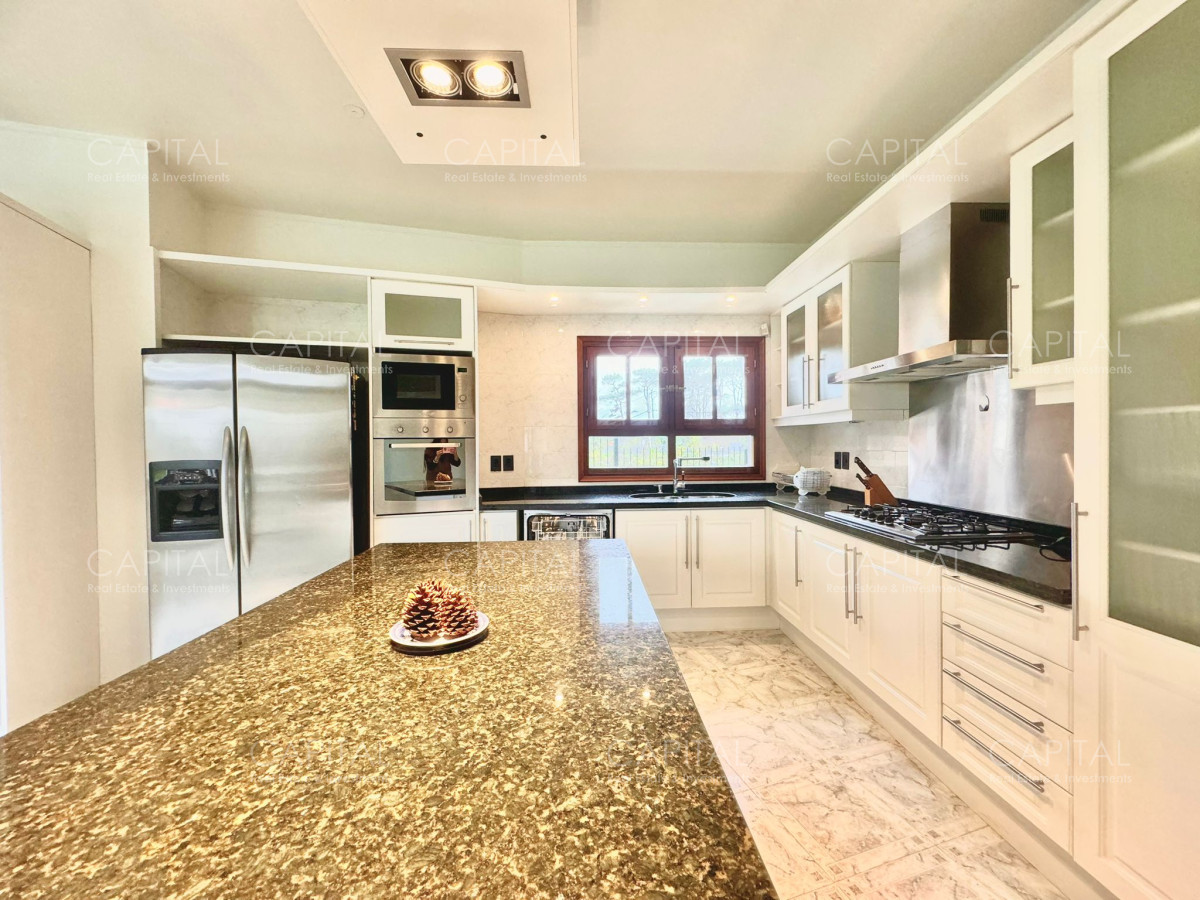Casa ID.36764 - Residencia en Mansa 5 dormitorios + dependencia