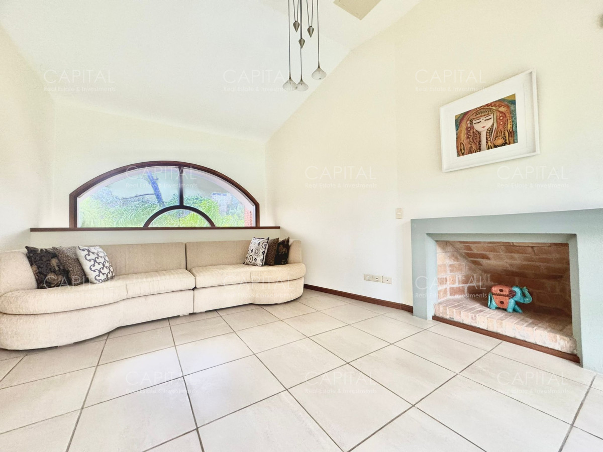 Casa ID.36764 - Residencia en Mansa 5 dormitorios + dependencia